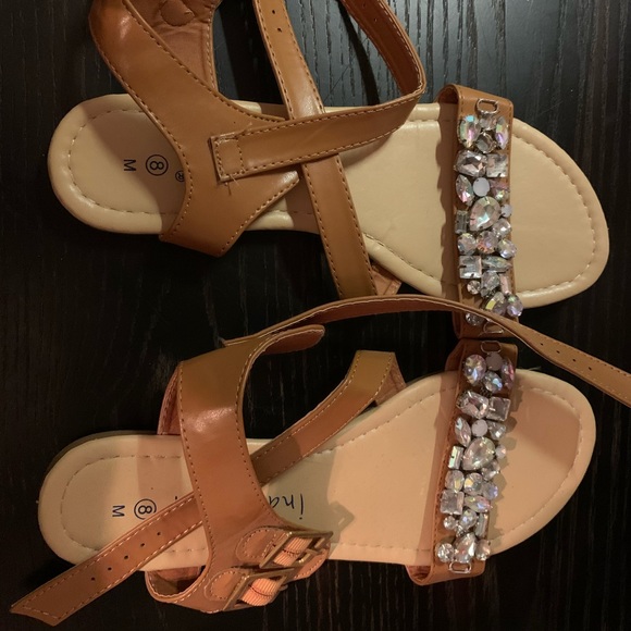 Indigo Soul Sz 8 Flat Jeweled Buckle Sandals - Picture 1 of 4